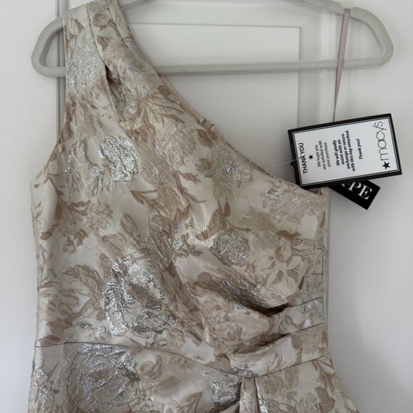 XSCAPE Women's Metallic Jacquard One-Shoulder Gown - Picture 3 of 5